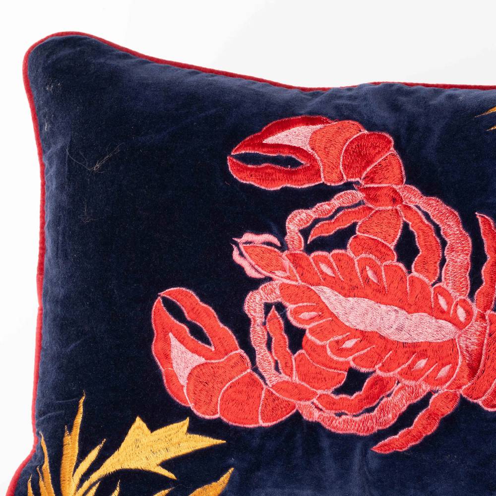 Les Ottomans Hand-embroidered cotton velvet cushion EBC17 Qualità