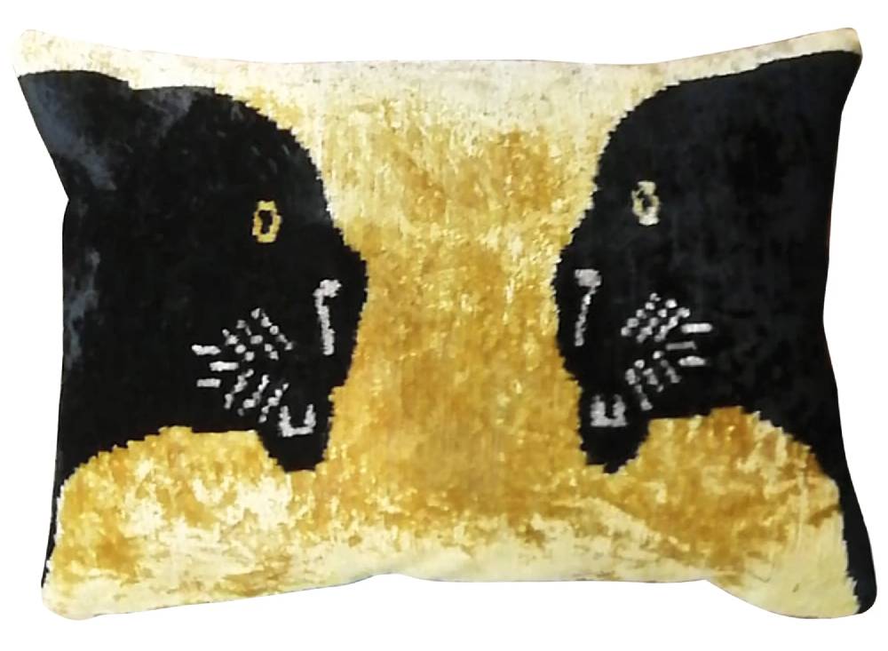 Les Ottomans Silk velvet cushion V445 Italia