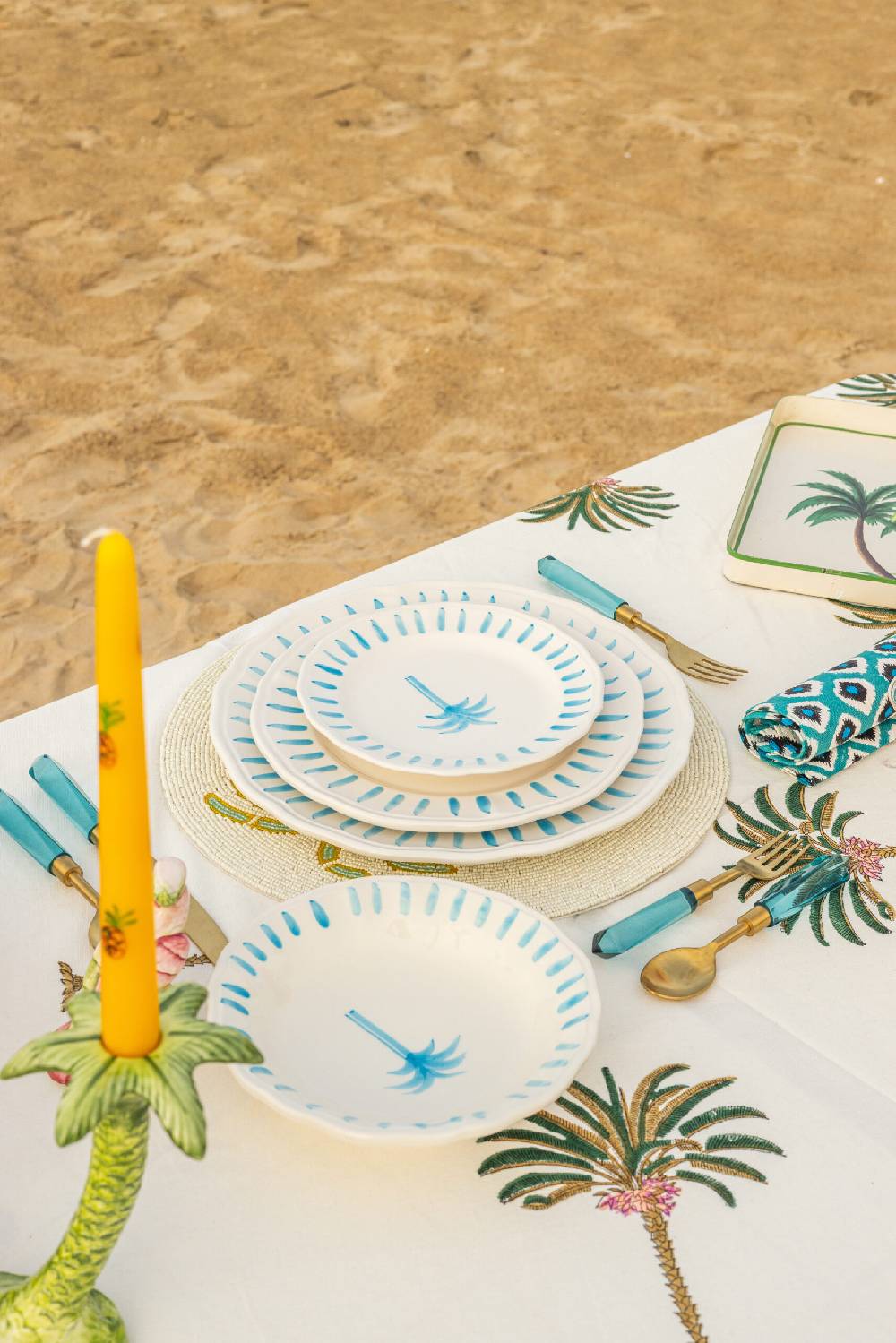 Les Ottomans Palm handpainted ceramic charger plate Pezzi Unici