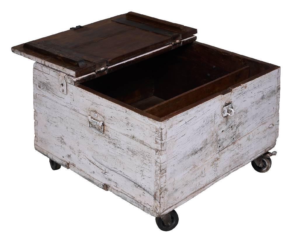 Novità Home Secolo passato - baule white wash con ruote originale 50% di sconto per tempo limitato