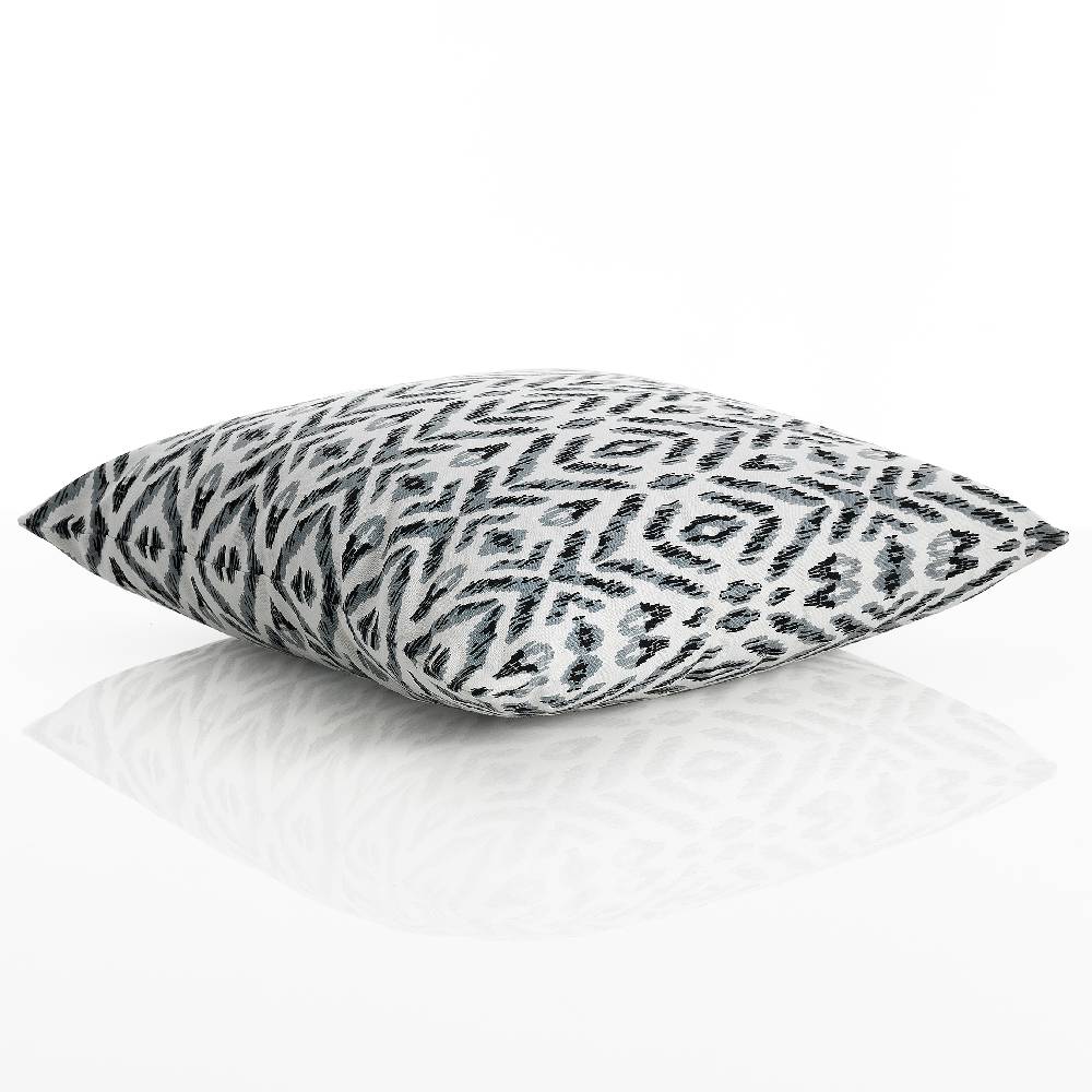 Oresteluchetta Cuscino IKAT B&W Fino al 50% di sconto