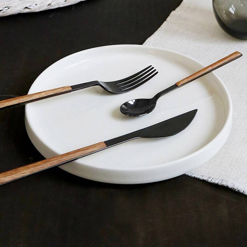 Pintinox Sushi Anniversary Black&Teak » set 24 posate da tavola in acciaio In Linea