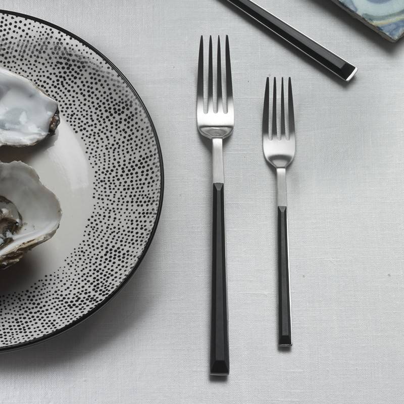 Pintinox Sushi Pro » Set 24 posate da tavola in acciaio satinato con manico nero Fino Al -60%