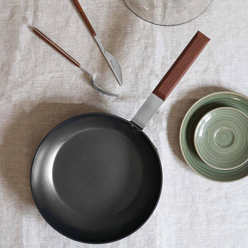 Pintinox Sushi » Padelle in alluminio forgiato con manico effetto mogano Promozione Limitata