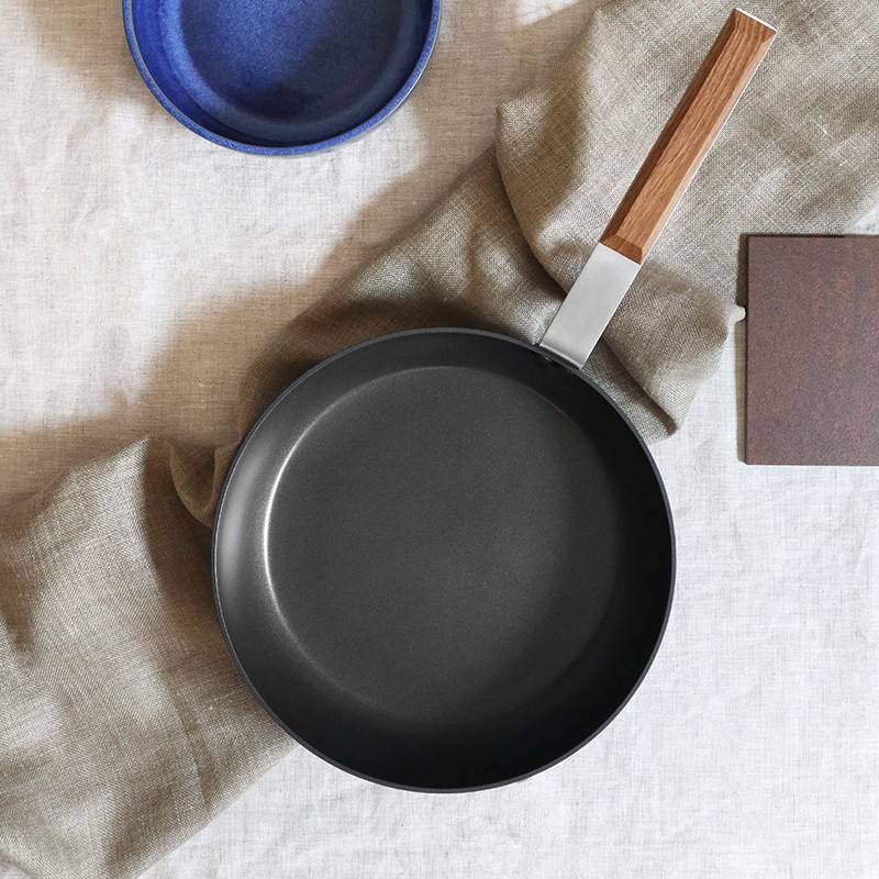 Pintinox Sushi » Padelle in alluminio forgiato con manico effetto teak Fino Al -60%