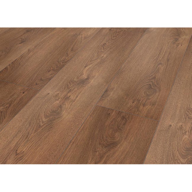 Leroymerlin Pavimento laminato ARTENS Oak redbrown marrone resistente all'acqua Sp 8mm Offerta Pasqua
