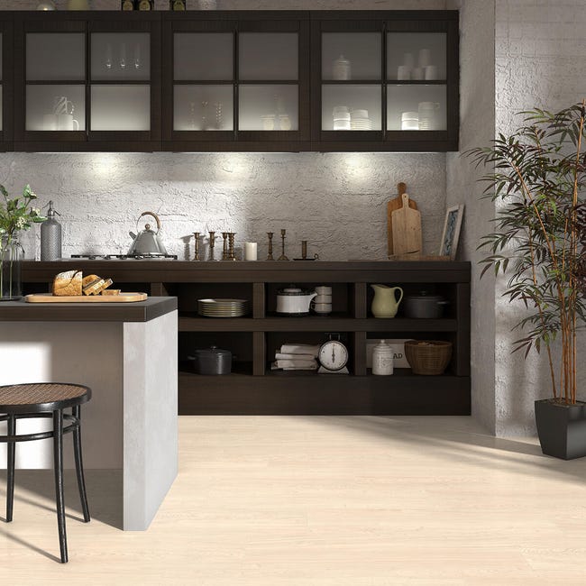 Leroymerlin Pavimento laminato ARTENS Pine bianco resistente all'acqua Sp 8mm Offerta per la Festa della Mamma