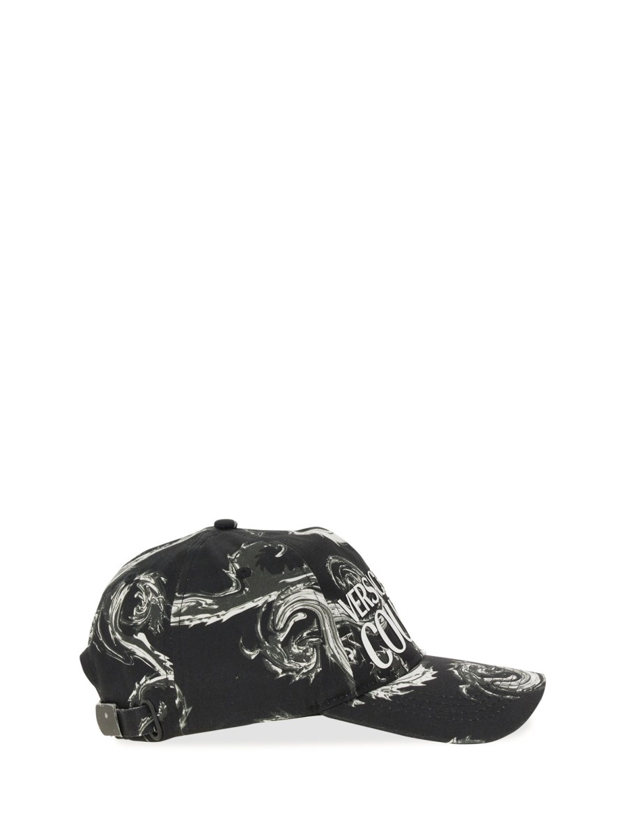 VERSACE JEANS COUTURE CAPPELLO DA BASEBALL CON LOGO CHROMO COUTURE Novità