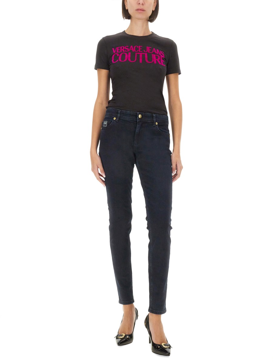 VERSACE JEANS COUTURE T-SHIRT IN JERSEY DI COTONE CON LOGO Vendita Calda